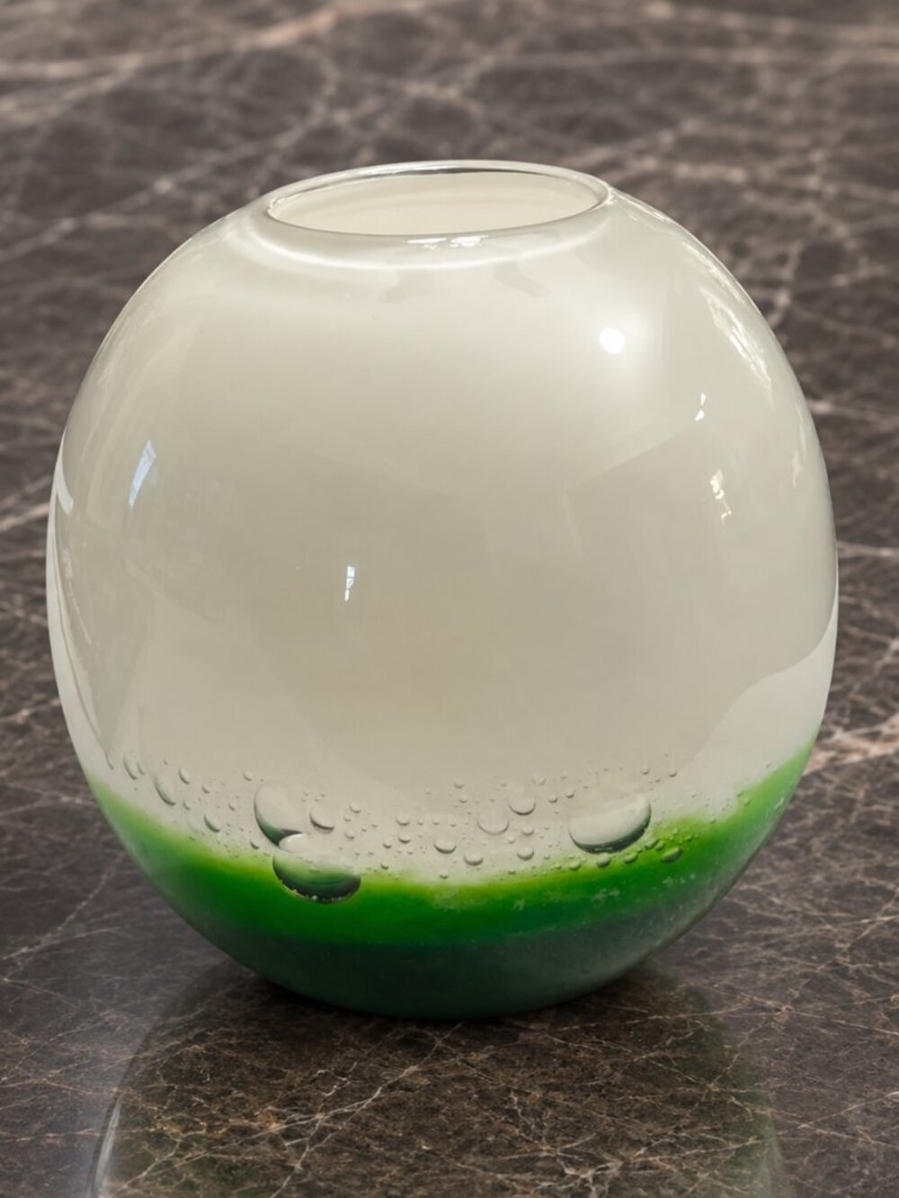 Italian Murano Style Hand Blown Art Glass Round Vase Green White Bubble 7"